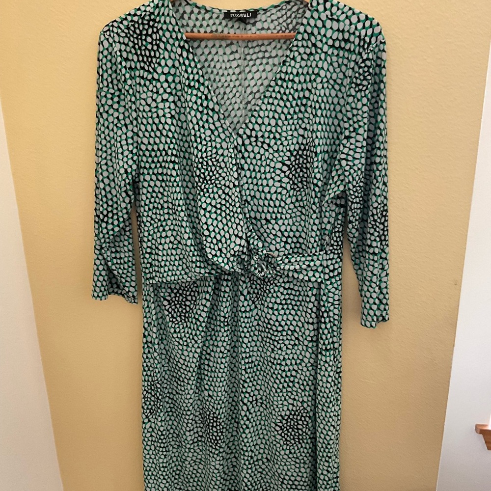 Roz & Ali Green and White Ruched Wrap Dress